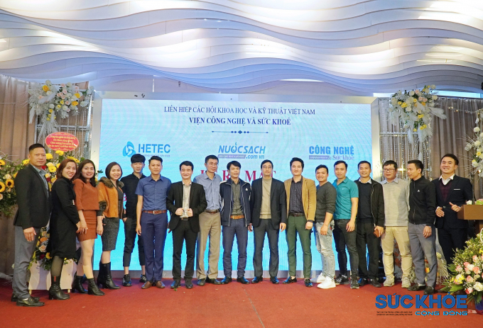 Các đại biểu, khách mời tham gia sự kiện lễ ra mắt Ban Quản lý Nước sạch Học đường Việt Nam