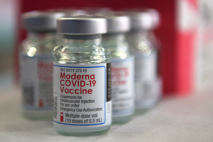 Moderna_COVID-19_vaccine