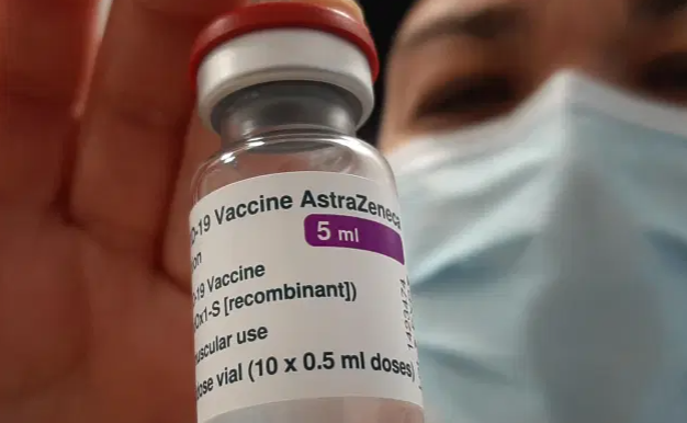 vaccinecovid-1615116270213355298558