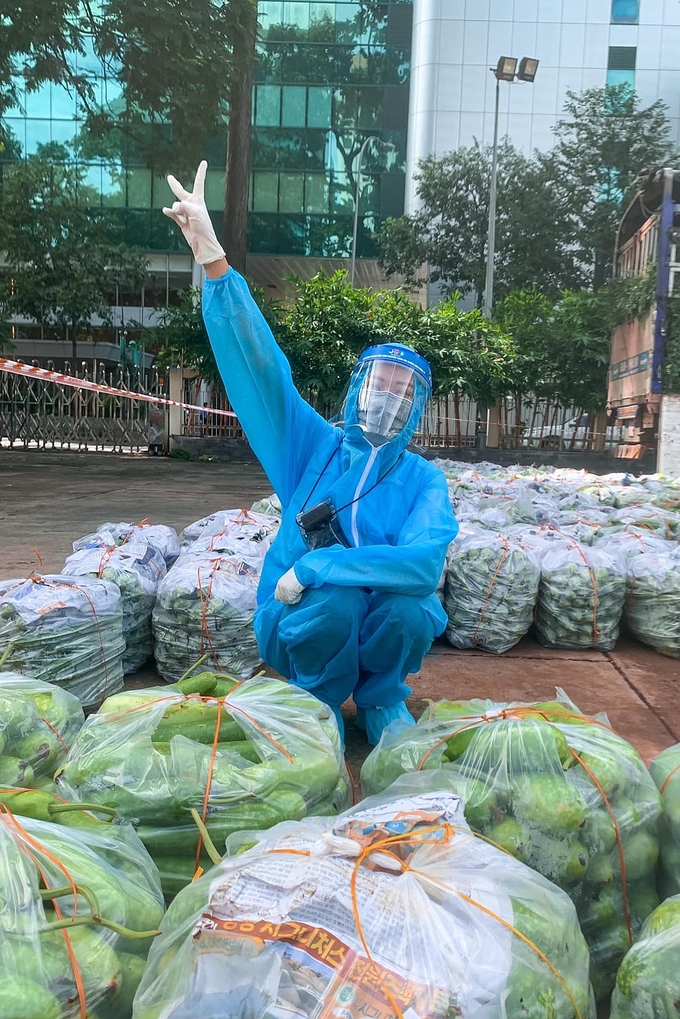 Á hậu hạnh phúc vì có thể đóng góp chút công sức, lan tỏa những điều tích cực trong giai đoạn TP HCM chống dịch COVID-19