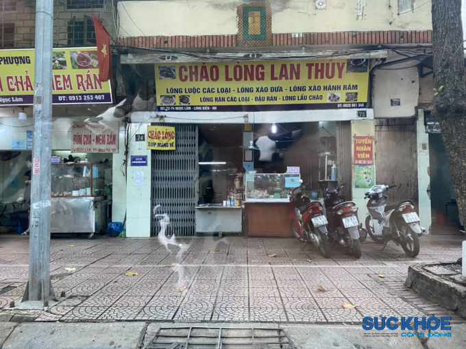 Quán cháo lòng nho nhỏ ở quận Long Biên cũng đã chuẩn bị sẵn sàng