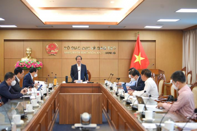 Bộ trưởng Nguyễn Kim Sơn - Trưởng Ban Chỉ đạo chuyển đổi số Bộ GDĐT chủ trì cuộc họp