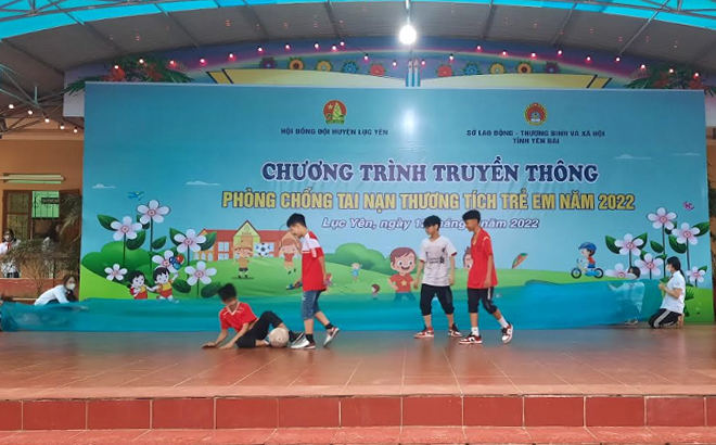 Tiểu phẩm của các em học sinh trương THCS Lê Hồng Phong