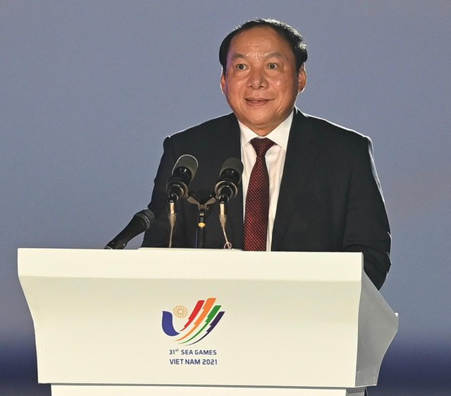 Ông Nguyễn Văn Hùng, Bộ trưởng Bộ Văn hóa, Thể thao và Du lịch, Trưởng ban Tổ chức SEA Games 31, phát biểu tại lễ khai mạc SEA Games 31. Ảnh: Tiền phong