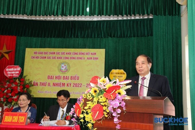 TS. Nguyễn Thiện Trưởng - Phó Chủ tịch thường trực Hội GDCSSKCĐ Việt Nam phát biểu tại đại hội