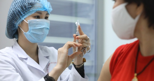 Cục Quản lý Dược, Bộ Y tế vừa có quyết định ban hành danh mục 32 vaccine, sinh phẩm được cấp, gia hạn giấy đăng ký lưu hành tại Việt Nam. Ảnh minh hoạ.