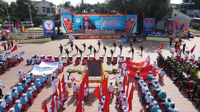 Toàn cảnh Lễ khai mạc Đại hội TDTT huyện Ea Kar lần thứ VII năm 2022. Ảnh: BĐL