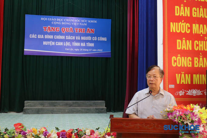 Ông Nguyễn Hồng Quân - Nguyên Ủy viên Ban Chấp hành Trung ương Đảng, nguyên Bộ trưởng Bộ Xây dựng, Chủ tịch Hội GDCSSKCĐ Việt Nam phát biểu tại lễ tri ân