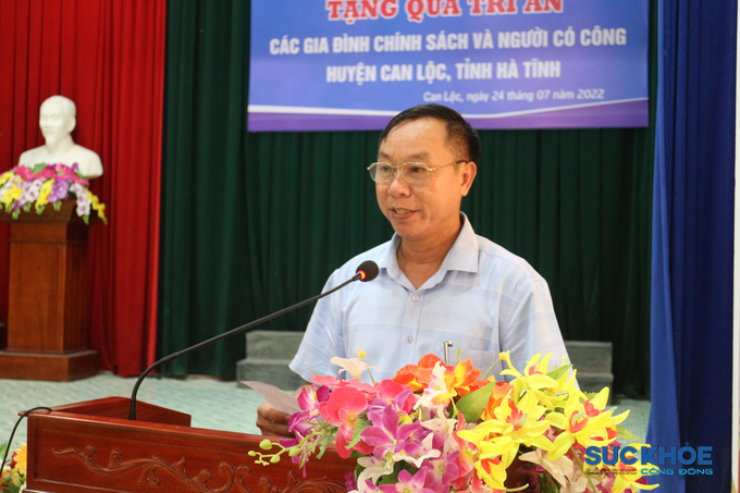 Ông Nguyễn Bá Tặng – Phó Bí thư Đảng ủy, Chủ tịch UBND thị trấn Đồng Lộc phát biểu tại lễ tri ân