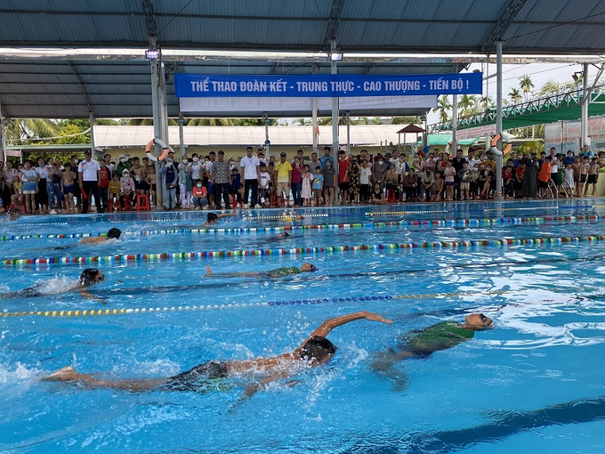 Giải bơi thu hút 220 vận động viên tới tranh tài. Ảnh: Haiphong.gov