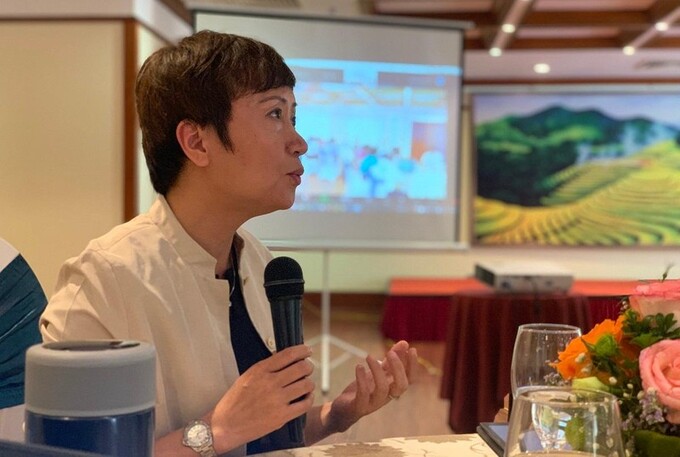TS Nguyễn Thị Thu Nam, Trưởng đại diện FHI 360 Việt Nam phát biểu ý kiến tại hội thảo