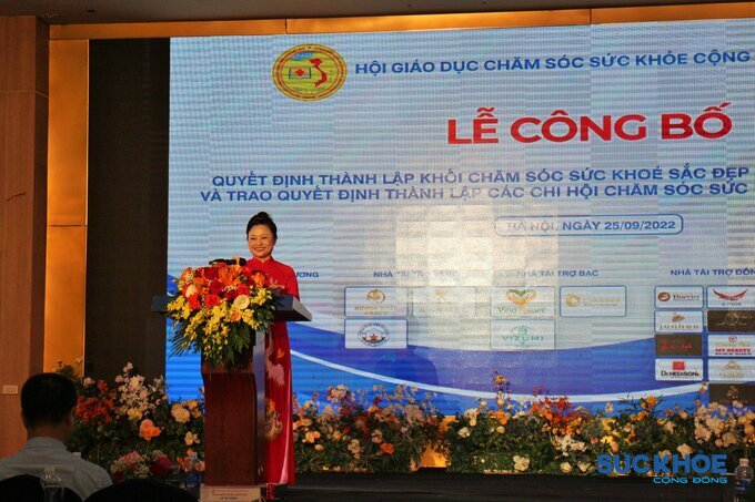 TS.BS.TTND Lê Thị Hằng - Phó Chủ tịch Hội GDCSSKCĐ Việt Nam phát biểu bế mạc chương trình