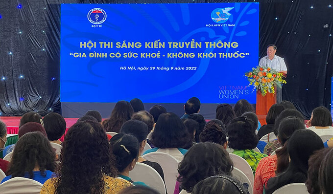 Thứ trưởng Bộ Y tế Đỗ Xuân Tuyên phát biểu khai mạc hội thi. Ảnh: HNM