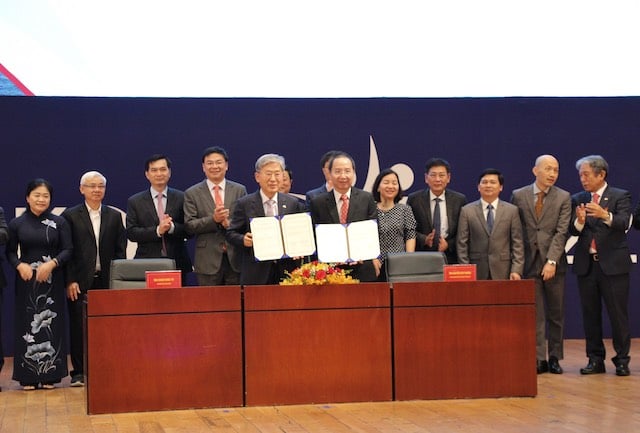 Bệnh viện Quốc tế Becamex và Tập đoàn bệnh viện Bumin Hàn Quốc ký kết hợp tác 