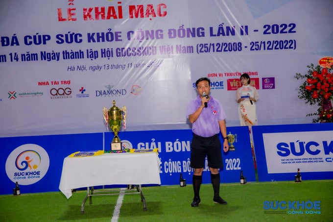 Đại diện cho tổ trọng tài, anh Nguyễn Trường Sơn tuyên thệ trước Giải đấu