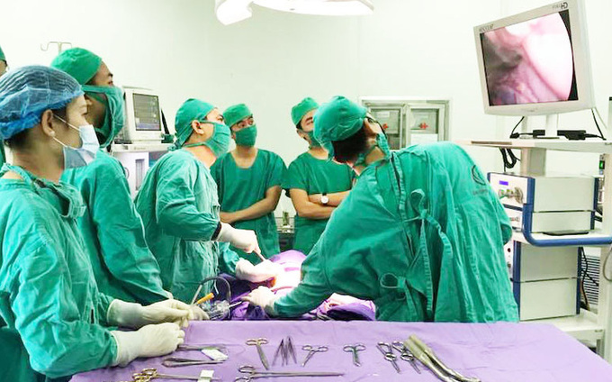 Phẫu thuật nội soi cắt nang ống mật chủ cho bệnh nhi. Ảnh: BVCC