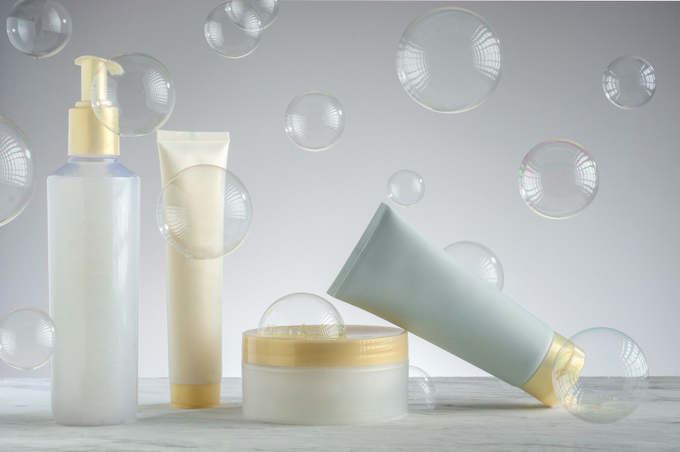 skin-care-cream-packaging-kit-with-soap-bubbles-bottom