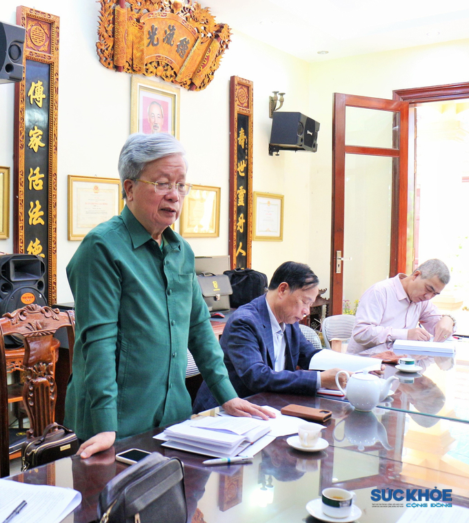 Ông Nguyễn Hồng Quân - Nguyên Ủy viên Ban chấp hành Trung ương Đảng, nguyên Bộ trưởng Bộ Xây dựng, Chủ tịch Hội GDCSSKCĐ Việt Nam phát biểu tại cuộc họp