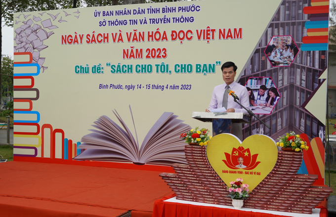 Ông Nông Hồng Thức - Phó Giám đốc Sở Thông tin và Truyền thông tỉnh Bình Phước phát biểu khai mạc Ngày sách và Văn hóa đọc Việt Nam năm 2023