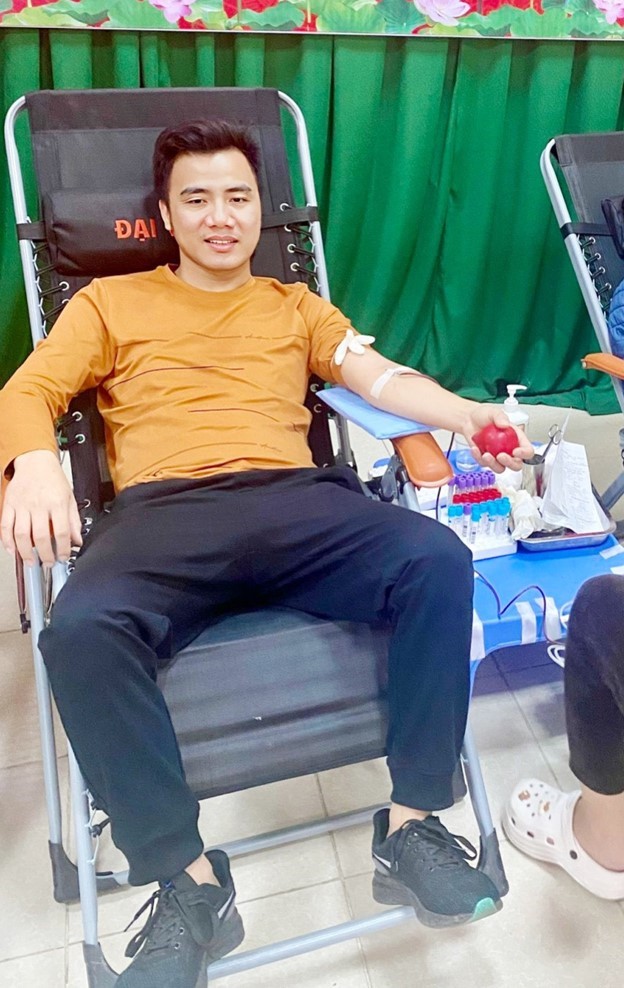 Bác sĩ chuyên khoa I Nguyễn Văn Tam với niềm đam mê hiến máu cứu  người