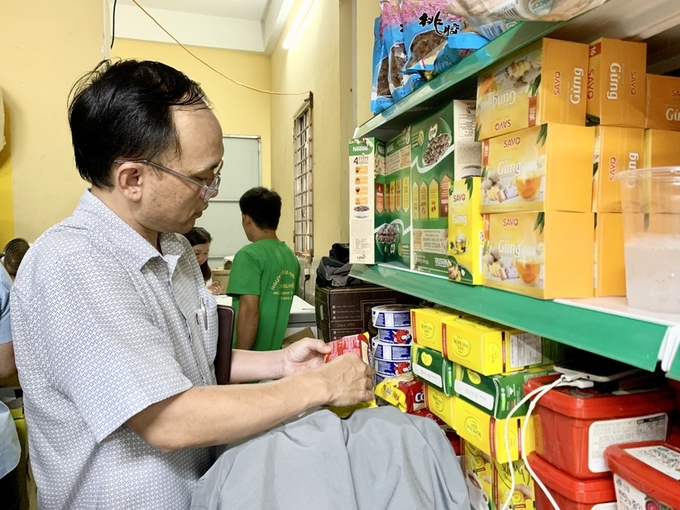 Đoàn kiểm tra tại hộ kinh doanh Nguyễn Thanh Tùng Vy, phường Hoa Lư, thành phố Pleiku