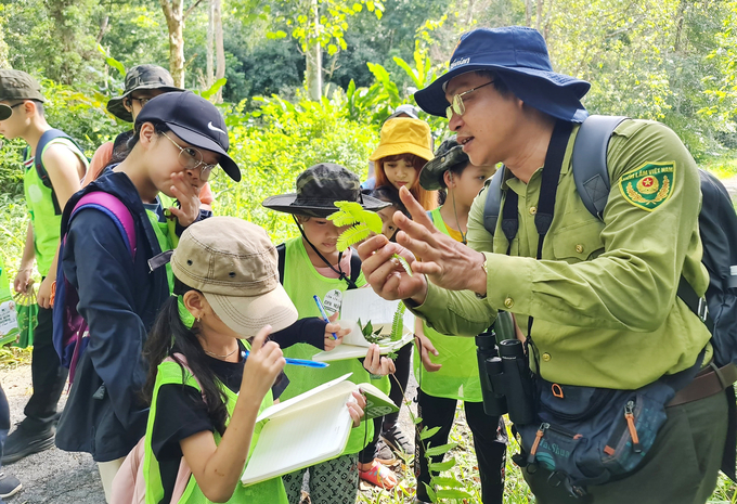 Tuyên truyền các lợi ích từ thiên nhiên. Ảnh: Bacgiang.gov