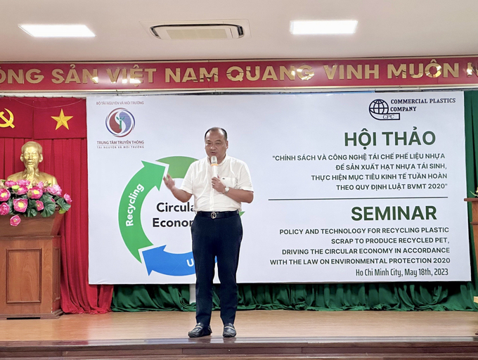 Ông Nguyễn Việt Dũng - Giám đốc Trung tâm Truyền thông TN&MT phát biểu tại hội thảo