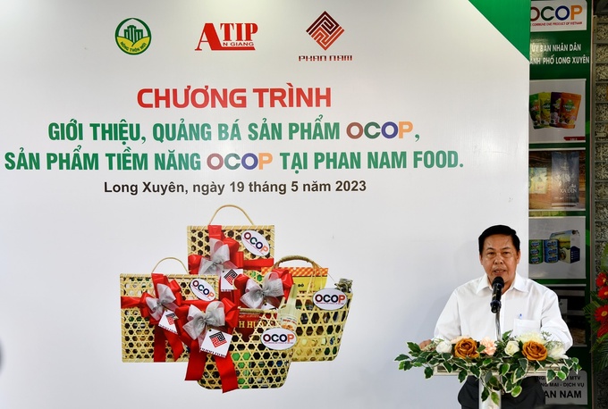 Ông Lê Trung Hiếu - Giám đốc Trung tâm Xúc tiến Thương mại và Đầu tư phát biểu tại chương trình (nguồn angiang.gov.vn)