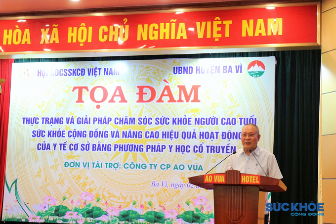Ông Nguyễn Mạnh Thản - Phó Chủ tịch Hội GDCSSKCĐ Việt Nam, Phó Chủ tịch Hội Nam y Việt Nam phát biểu tại tọa đàm