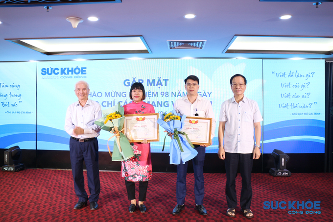 Trung ương Hội GDCSSKCĐ Việt Nam tuyên dương khen thưởng các nhà báo, phóng viên, biên tập viên, cộng tác viên Tạp chí SKCĐ gồm tập thể: Ban Điện tử Tạp chí SKCĐ và Ban Phát triển cộng đồng Tạp chí SKCĐ