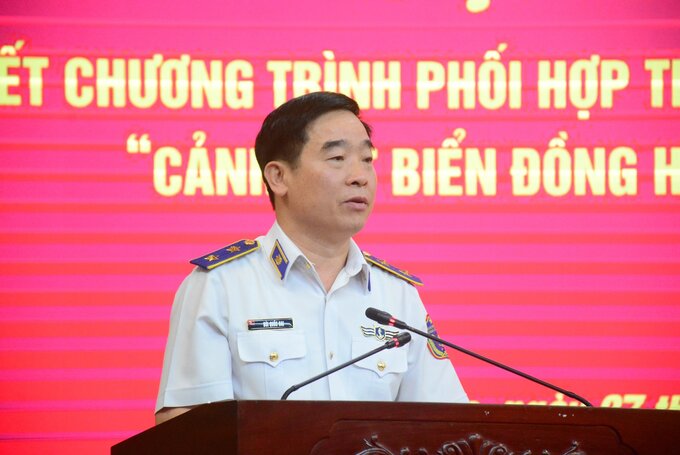 Trung tướng Bùi Quốc Oai - Bí thư Đảng ủy, Chính ủy Cảnh sát biển phát biểu tại Hội nghị.