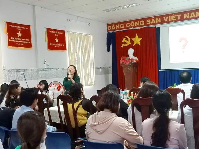 ThsBs. Phan Thị Ngọc Linh -  CEO Trung tâm Nghiên cứu cải tiến Y tế chia sẻ tại buổi tập huấn