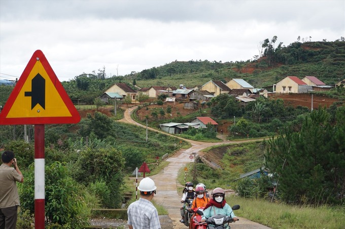 Một góc làng Vi Rinh gần sát với thuỷ điện Thượng Kon Tum, nơi người dân thường xuyên chịu tác động từ các trận động đất. Ảnh: Văn phòng thường trực Ban chỉ đạo quốc gia về phòng chống thiên tai (Thanh Tuấn)