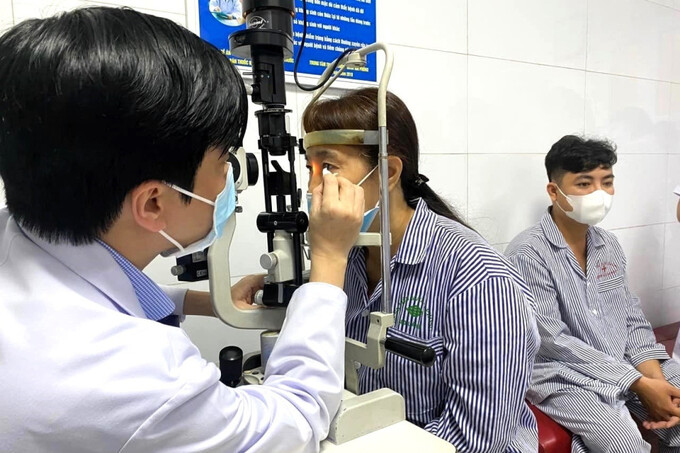 Các bệnh nhân bước đầu phục hồi thị lực tốt. Ảnh: Thongtinhaiphong.gov