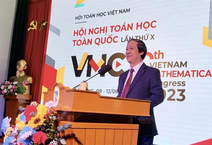 Bộ trưởng Nguyễn Kim Sơn phát biểu tại Hội nghị Toán học toàn quốc lần thứ X. Ảnh: Trung tâm truyền thông và sự kiện