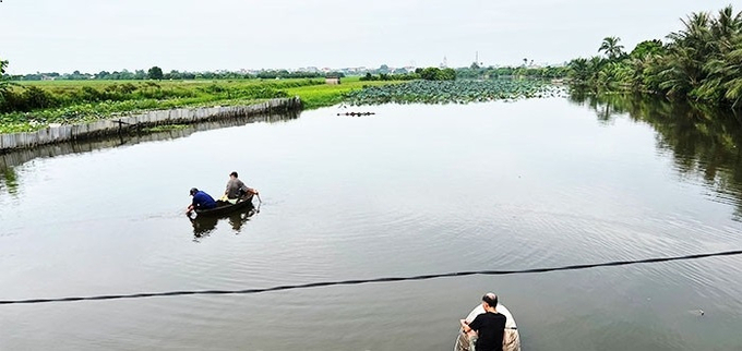 Lực lượng chức năng và người thân vẫn đang nỗ lực tìm kiếm cháu Hoàng Nhã C. Ảnh: Báo Hải Dương