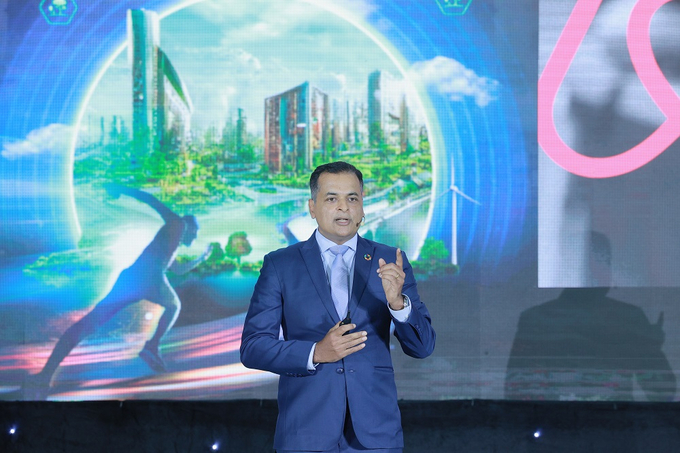 Ông Binu Jacob, Tổng giám đốc Nestlé Việt Nam, đồng chủ tịch VBCSD chia sẻ về chuyển đổi kép giúp doanh nghiệp tạo ra lợi thế cạnh tranh