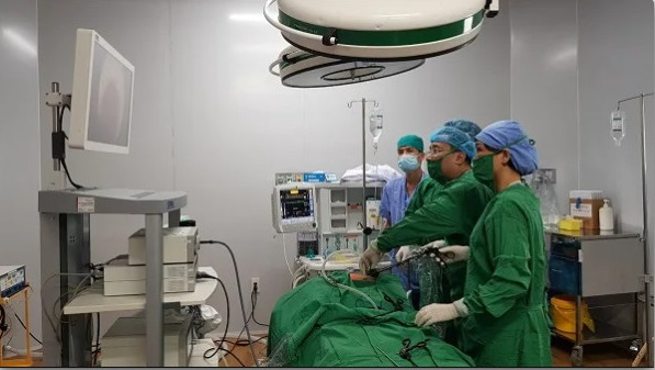 Kíp phẫu thuật bệnh nhi bị thoát vị cơ hoành bẩm sinh tại Bệnh viện Trẻ em Hải Phòng. Ảnh: Thongtinhaiphong.gov