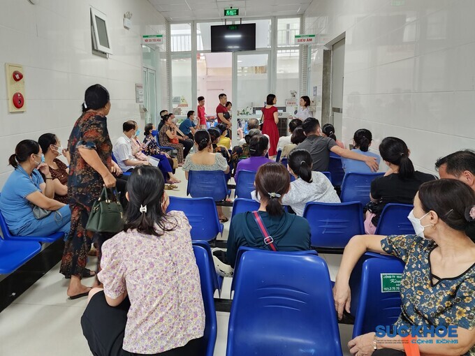 Bệnh nhân đến thăm khám tại Bệnh viện Đa khoa thành phố Thanh Hóa