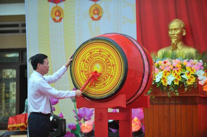 Chủ tịch nước Võ Văn Thưởng đánh trống khai giảng năm học mới tại Trường Phổ thông dân tộc nội trú tỉnh Gia Lai