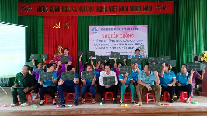 Tổ chức truyền thông phòng chống bạo lực gia đình, xây dựng gia đình hạnh phúc tại huyện Như Thanh (Thanh Hóa).