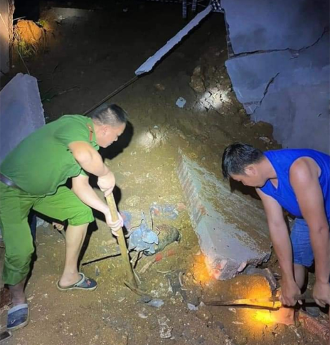 Các lực lượng tìm kiếm nạn nhân sau vụ sạt lở đất ở xã Ngòi A. Ảnh: Báo Yên Bái