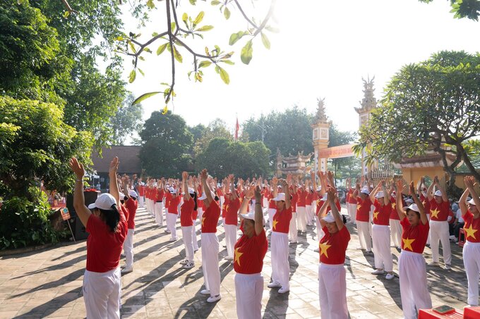 Ngày Hội sức khỏe NCT xã Thanh Liệt năm 2022 với hơn 400 NCT tham gia đồng diễn  