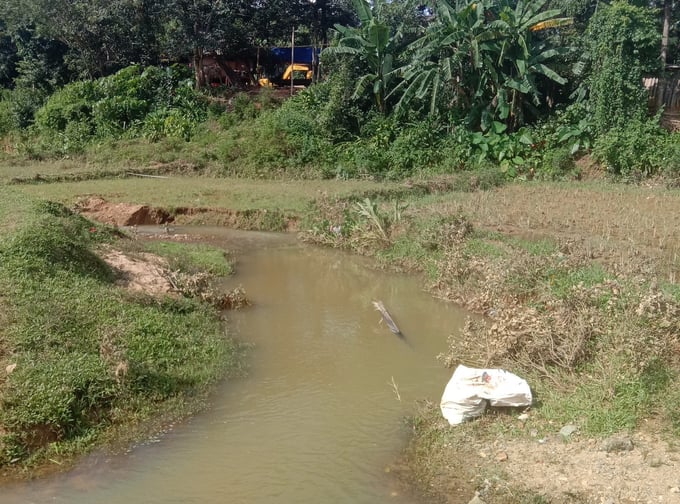 Khu vực xảy ra vụ việc đuối nước khiến một cháu bé 2 tuổi tử vong ở Khóm 6, thị trấn Khe Sanh, huyện Hướng Hóa. Ảnh: Báo Quảng Trị