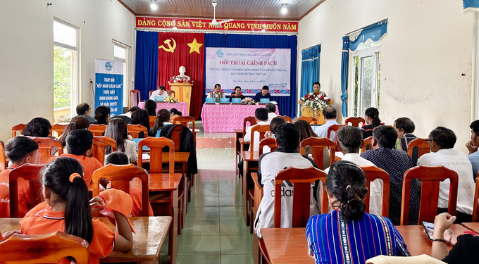 Tổ chức đối thoại chính sách với phụ nữ và trẻ em vùng đồng bào dân tộc thiểu số nhằm thúc đẩy bình đẳng giới. Ảnh: Báo Lâm Đồng