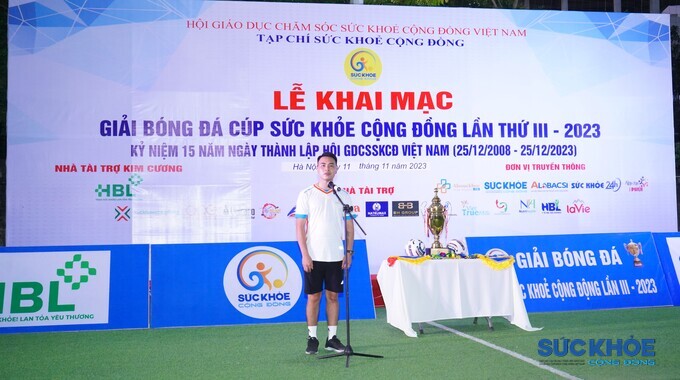 Thay mặt cho 150 lực lượng vận động viên, cầu thủ Đào Đình Đạt tuyên thệ trước khi bắt đầu Giải đấu