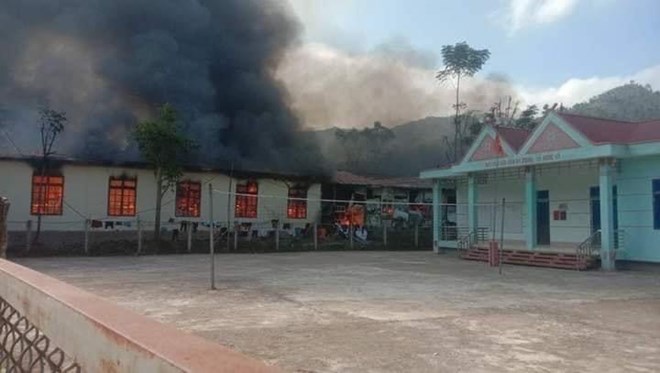 Đám cháy bùng phát tại Trường PTDTBT TH&THCS Nà Khoang, huyện Sốp Cộp, Sơn La đã khiến một nam sinh tử vong. Ảnh: Tin tức Sơn La (LĐO)