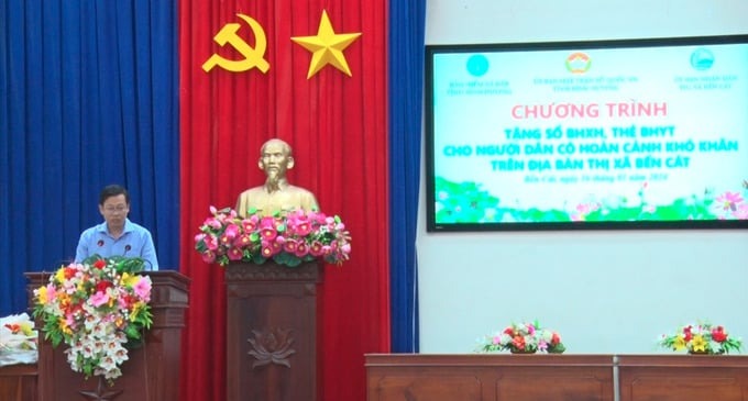 Ông Trần Ngọc Cường - Phó Chủ tịch UBND thị xã Bến Cát phát biểu tại chương trình