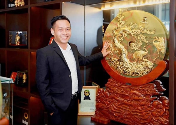 Người thầy gia công mỹ nghệ toàn tâm cùa thế hệ trẻ