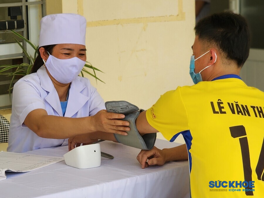 Với vai trò là Trạm trưởng Trạm Y tế xã Tân Phúc, bác sĩ Phạm Thị Quyên đã trở thành chỗ dựa tin cậy của bà con nơi đây mỗi khi đau ốm
